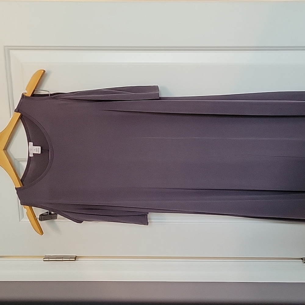 Cold shoulder, grey flowy mini